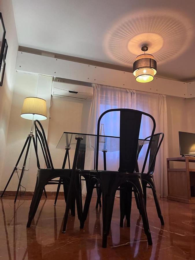 Apartamento Turistico R. Gonzalez Abreu Sevilha Exterior foto