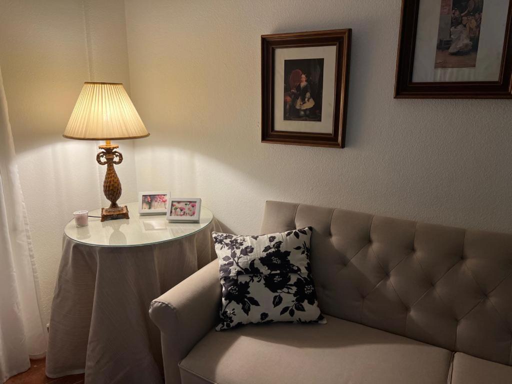 Apartamento Turistico R. Gonzalez Abreu Sevilha Exterior foto
