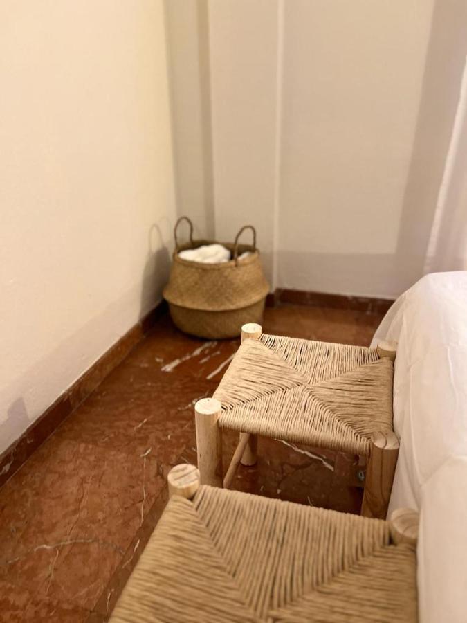 Apartamento Turistico R. Gonzalez Abreu Sevilha Exterior foto
