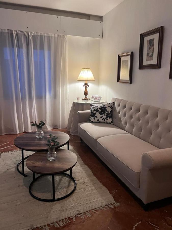 Apartamento Turistico R. Gonzalez Abreu Sevilha Exterior foto