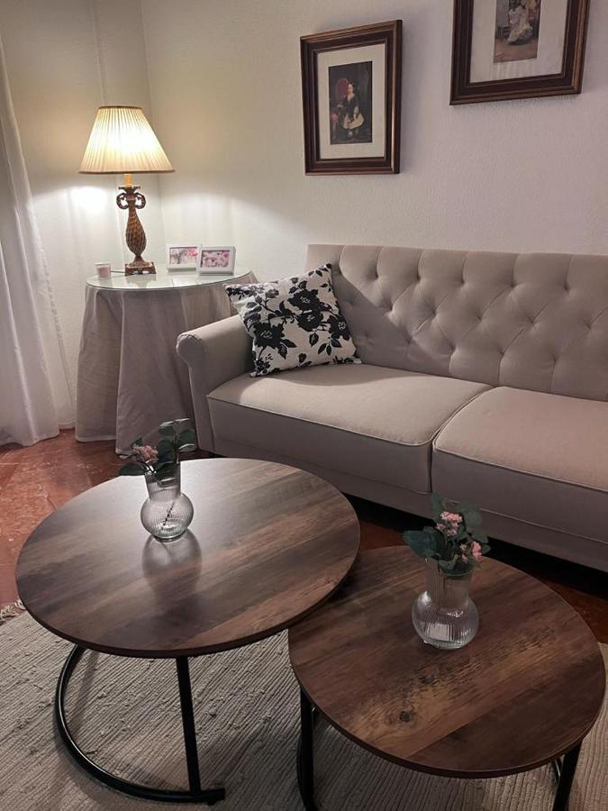Apartamento Turistico R. Gonzalez Abreu Sevilha Exterior foto